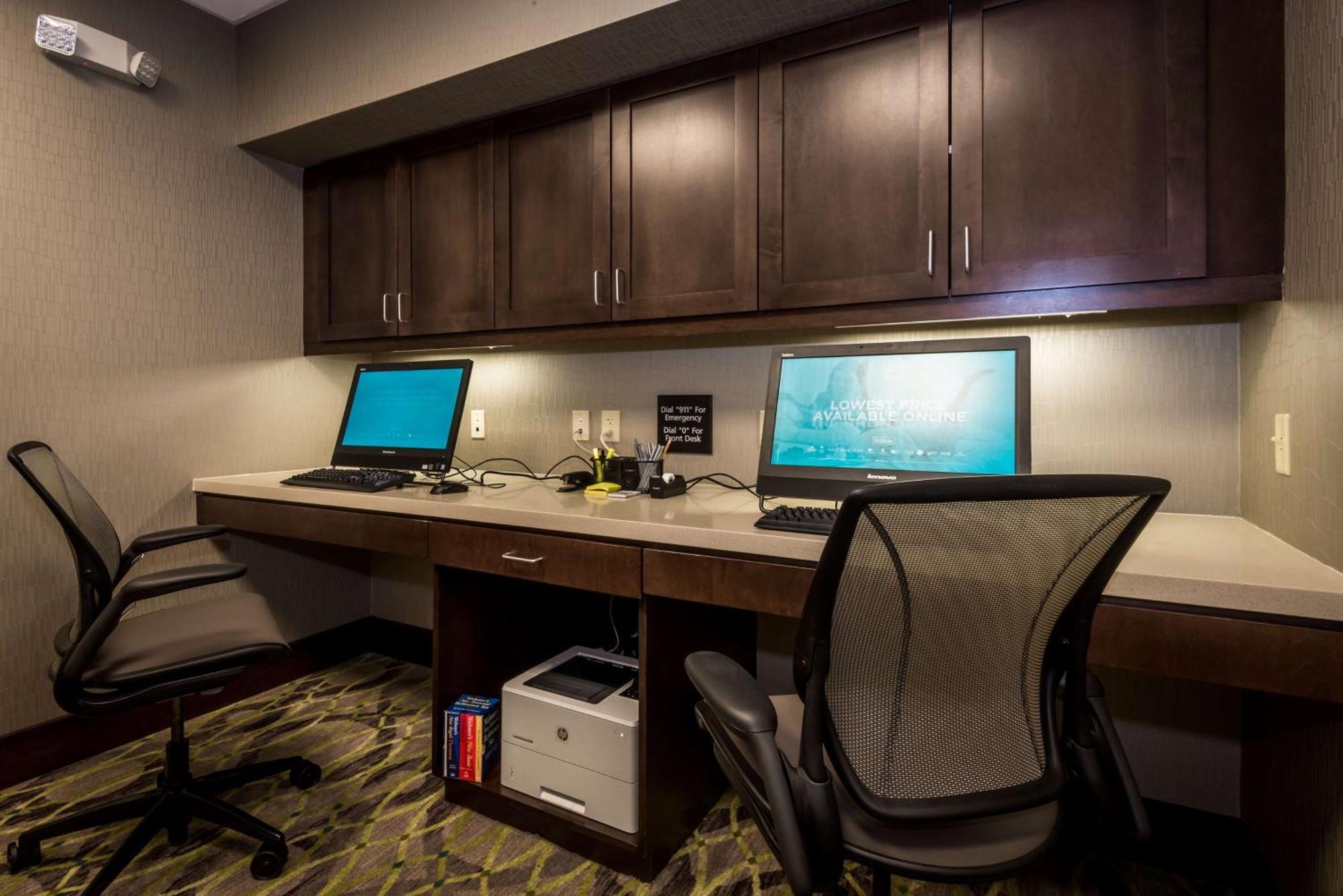 Hampton & By Hilton Hammond, In 3*