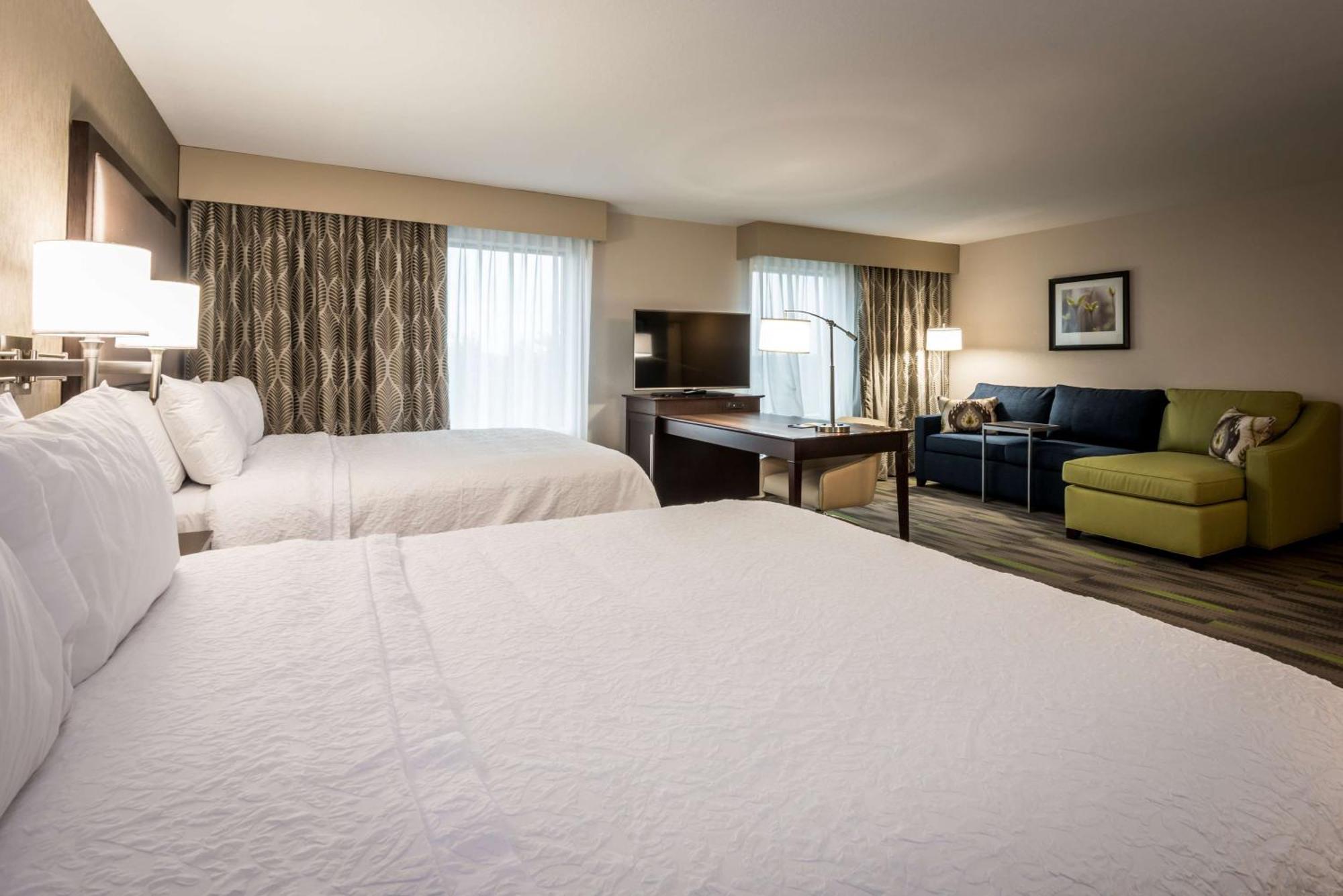 Hampton & By Hilton Hammond, In